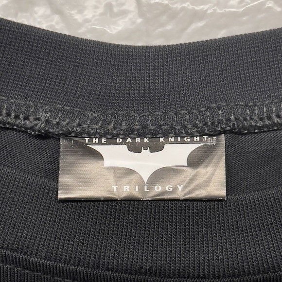 Batman The Dark Knight Trilogy T Shirt with Removal Cape Black Men Sz Large NWOT - Picture 3 of 9